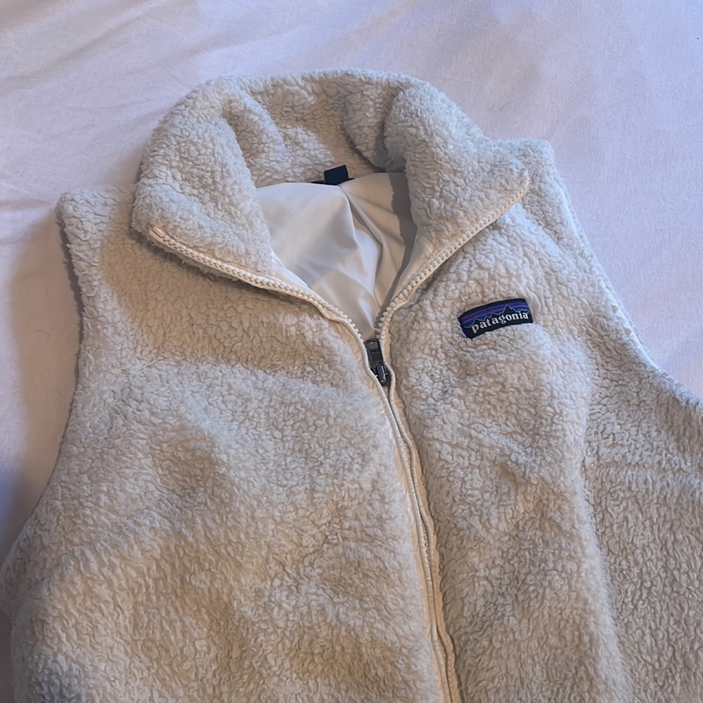 PATAGONIA WHITE SHERPA FUZZY VEST WOMENS Size M